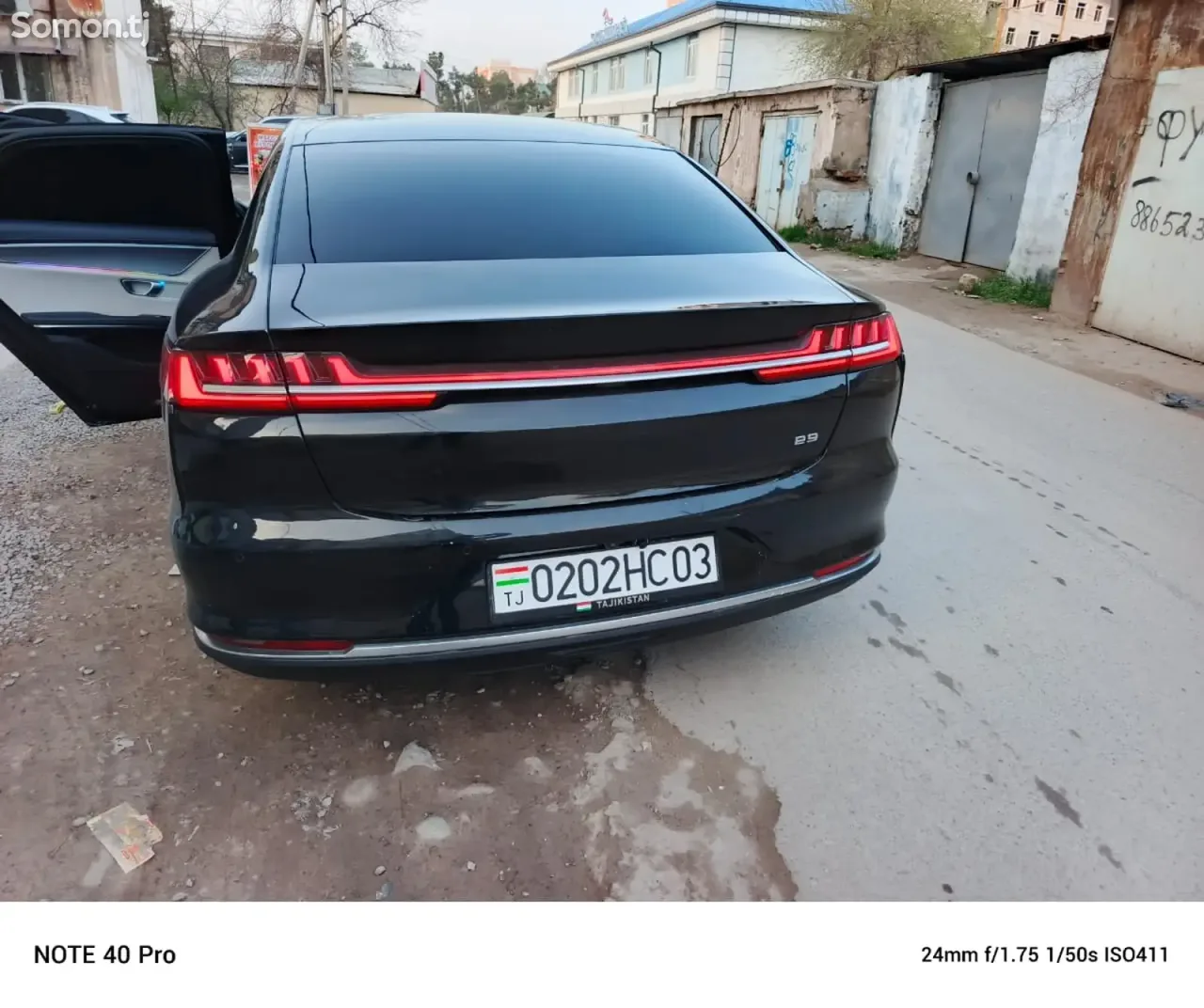 BYD E9 2021 · AT