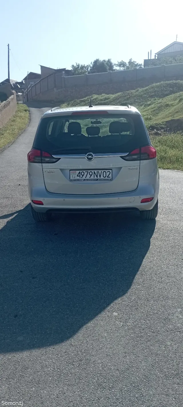 Opel Zafira 2015 · 1.4 AT