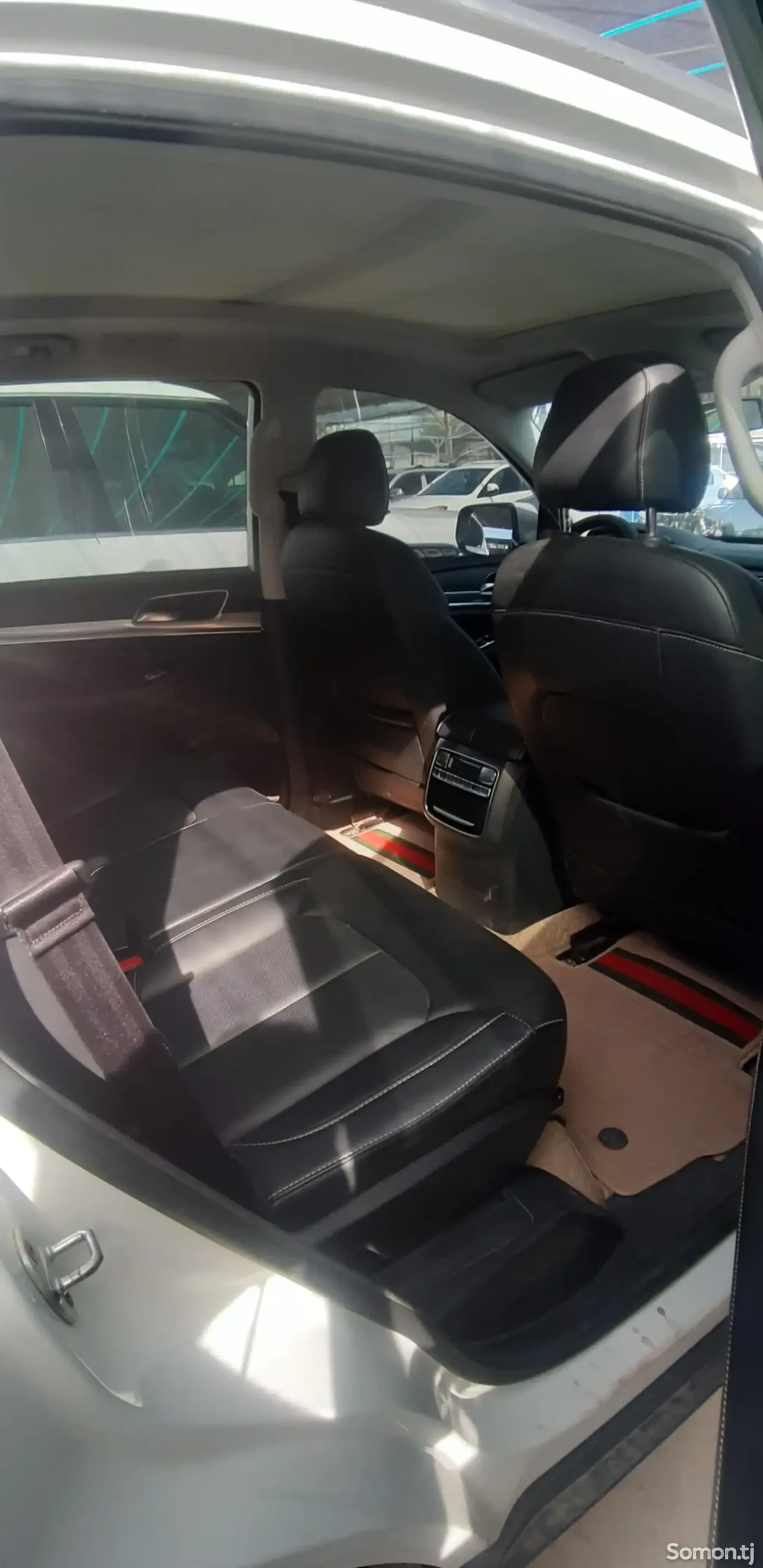 Roewe RX8 2021 · 2.0 AT