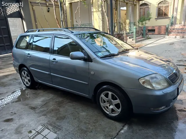 Toyota Corolla 2004 · 1.6 MT