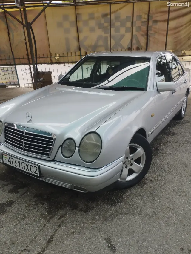 Mercedes-Benz E class 1997 · 2.2 MT