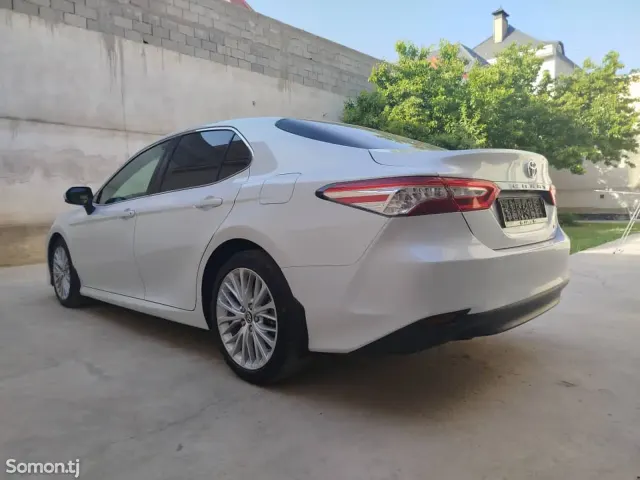 Toyota Camry 2018 · 2.5 AT
