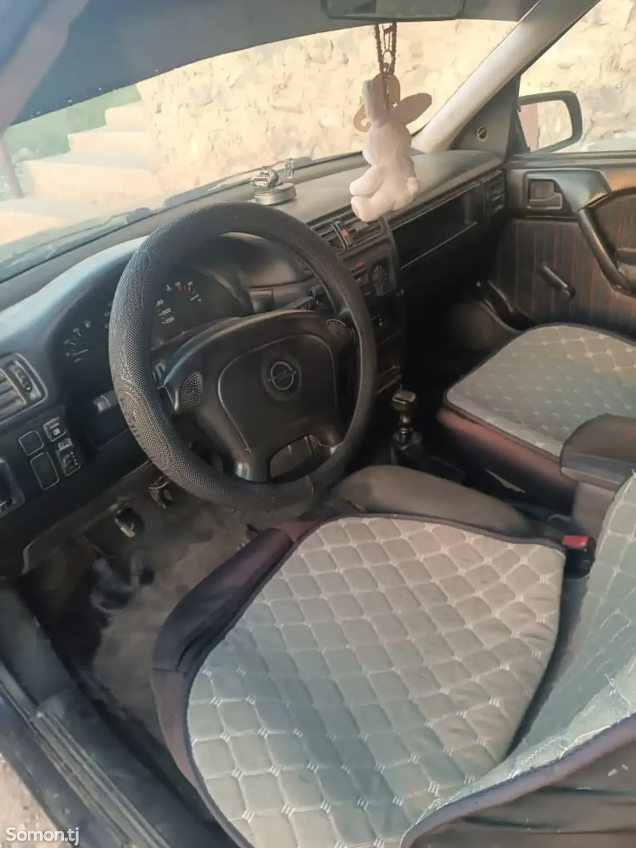 Opel Vectra A 1994 · 1.8 MT