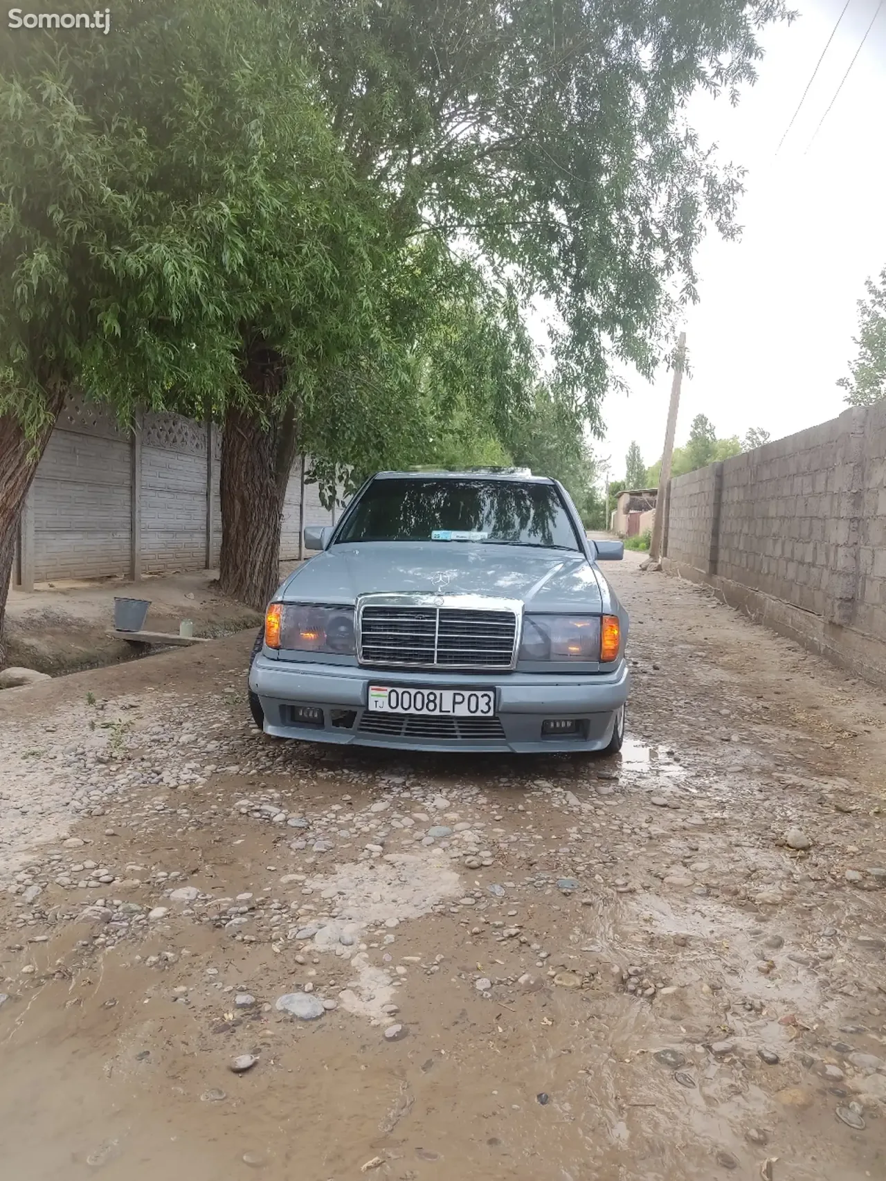 Mercedes-Benz W124 1995 · 2.0 MT
