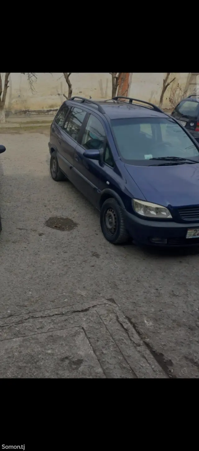 Opel Zafira 1999 · 1.8 MT