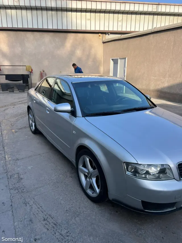 Audi A4 2002 · 1.8 AT