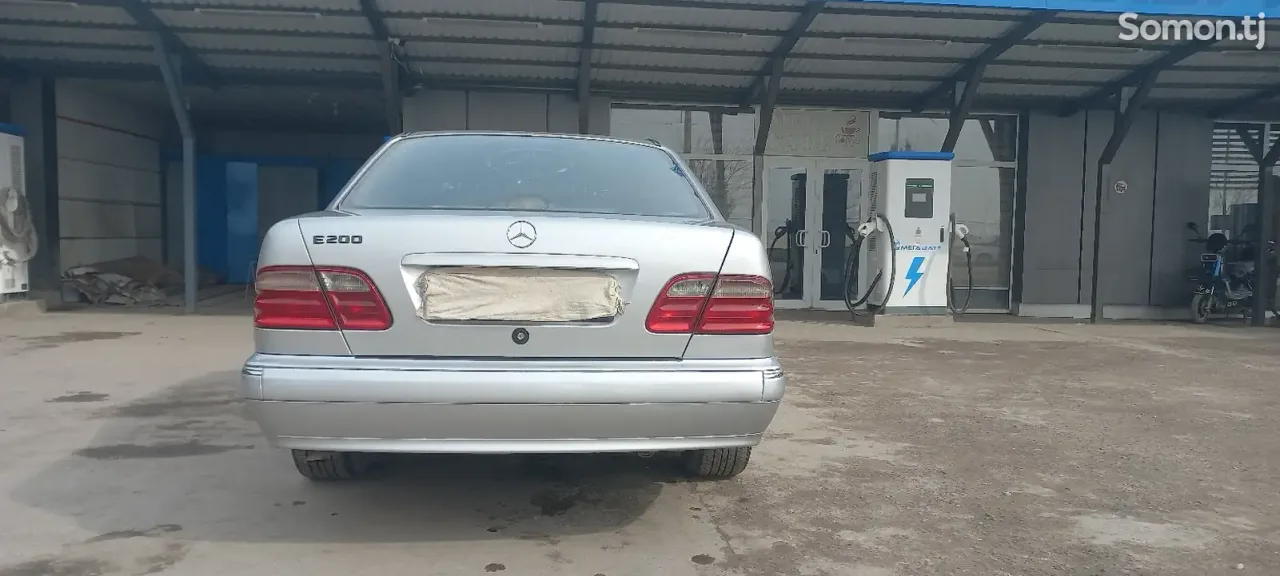 Mercedes-Benz E class 1998 · 2.3 MT