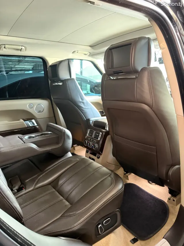 Land Rover Vogue 2015 · 4.4 AT