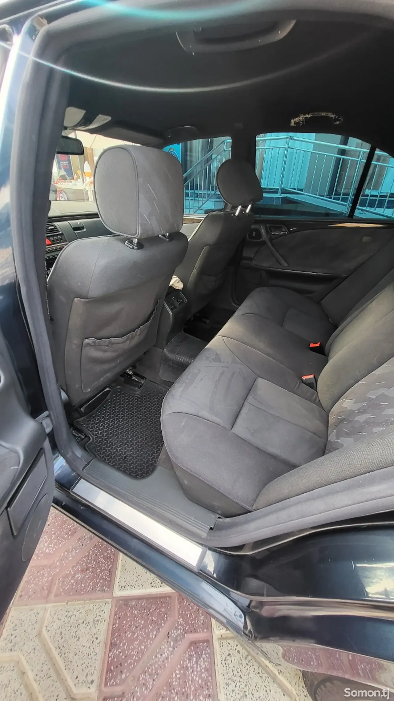 Mercedes-Benz E class 2001 · 3.2 AT