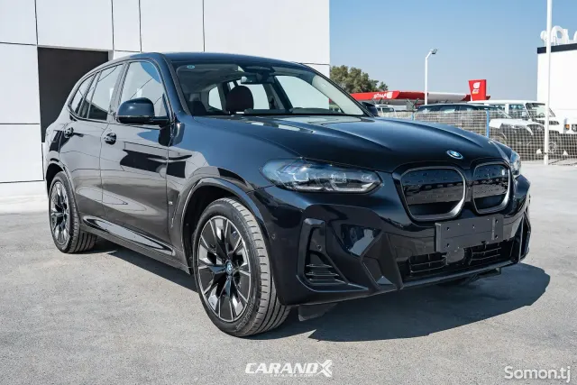BMW iX 2025 · AT