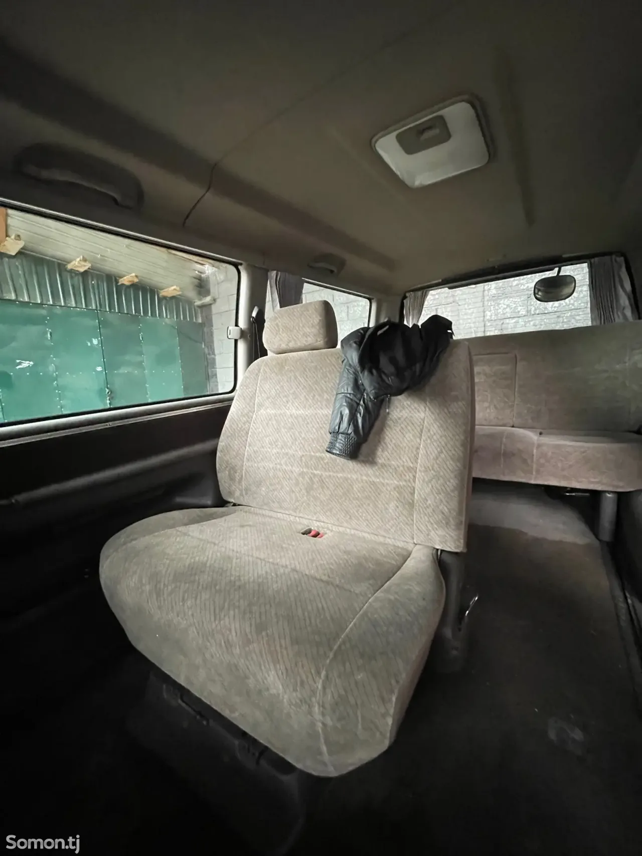 Toyota HiAce 1997 · 2.4 AT