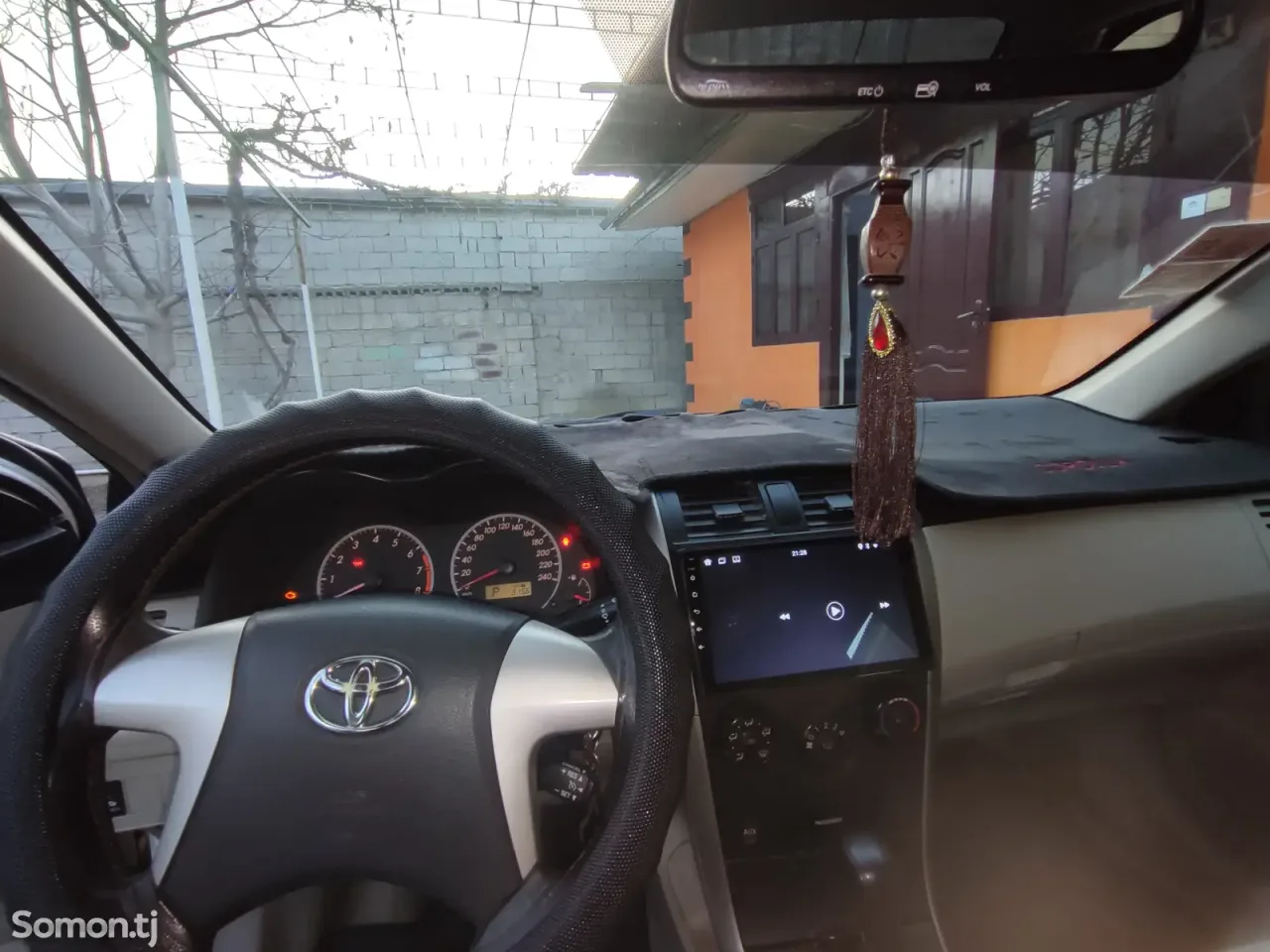 Toyota Corolla 2013 · 1.8 AT