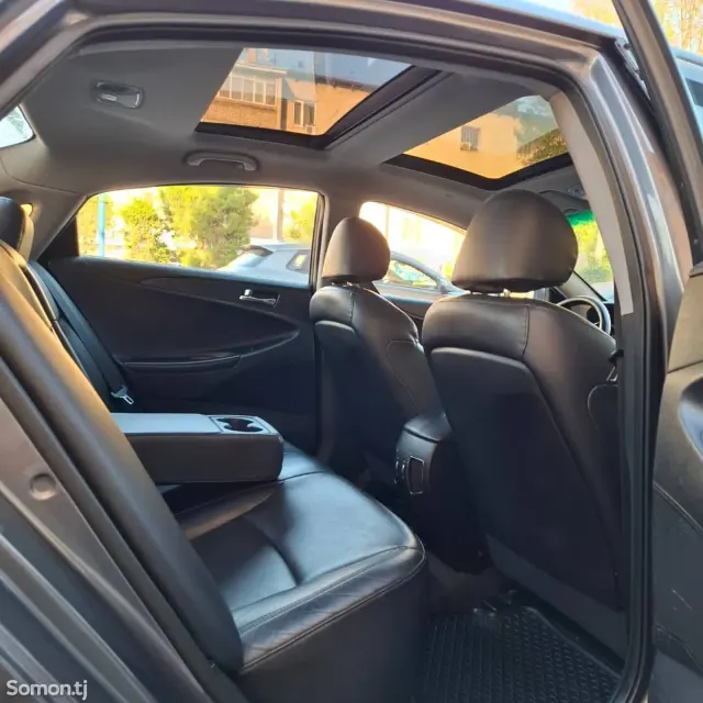 Hyundai Sonata 2012 · 2.0 AT