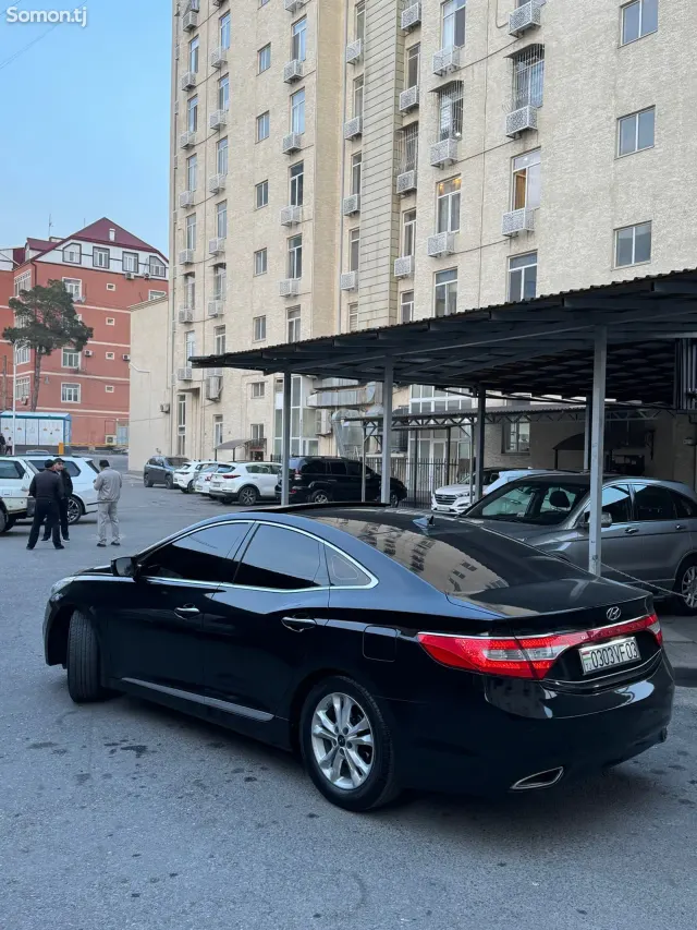 Hyundai Grandeur 2011 · 3.0 AT
