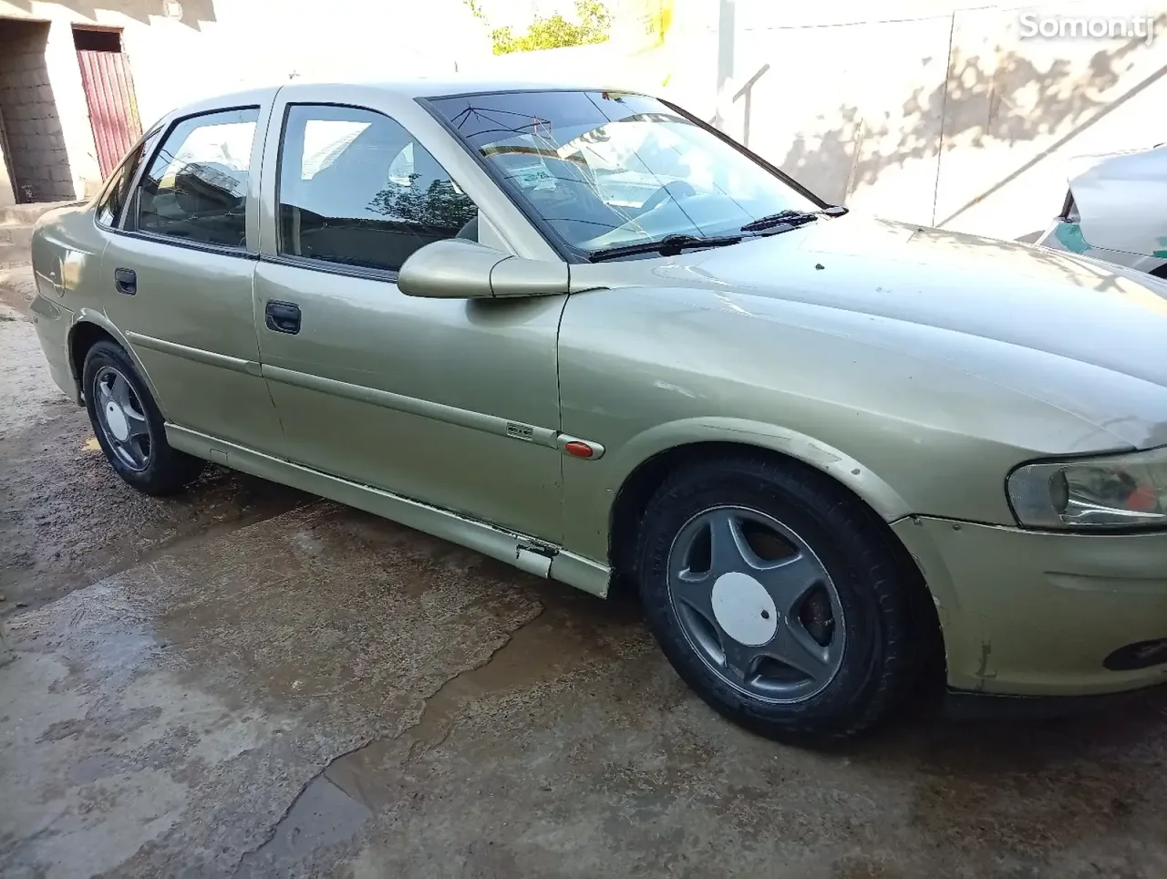 Opel Vectra B 1997 · 1.6 MT