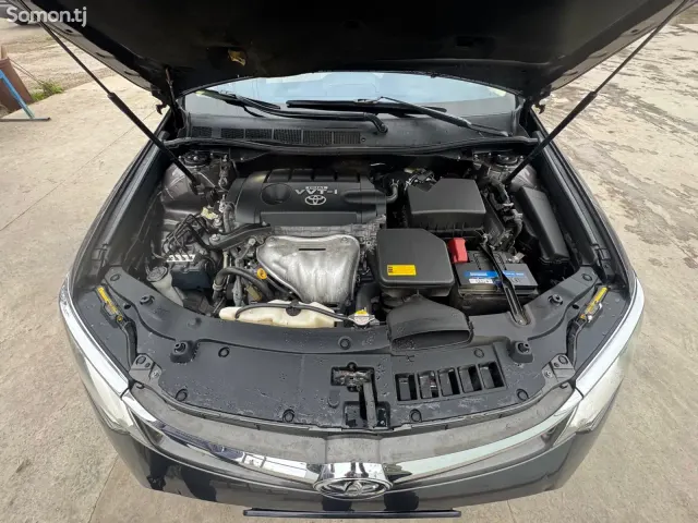 Toyota Camry 2015 · 2.5 AT