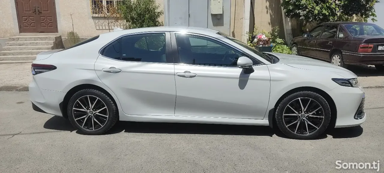 Toyota Camry 2023 · 2.5 AT