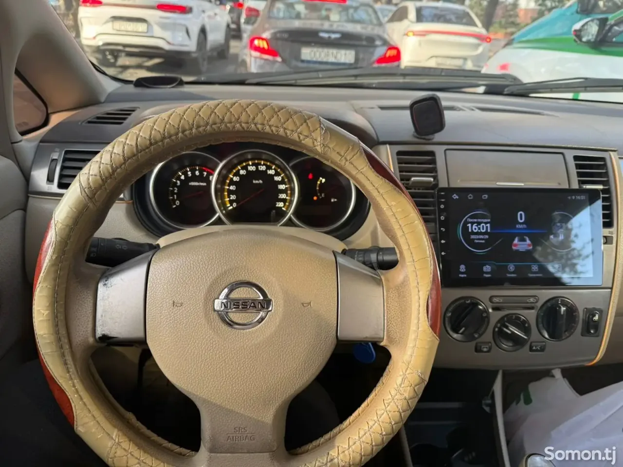 Nissan Tiida 2006 · 1.6 AT