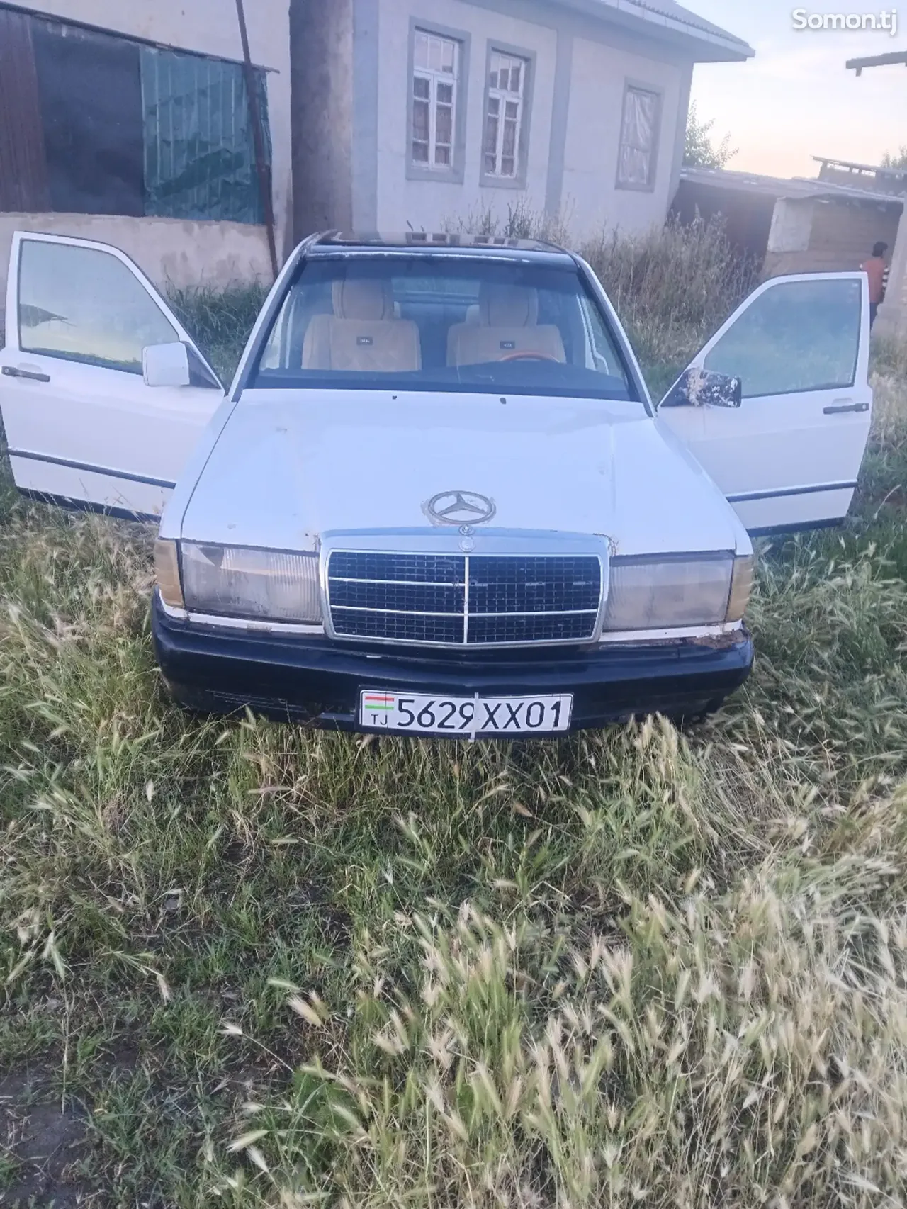 Mercedes-Benz W201 1985 · 2.0 AT