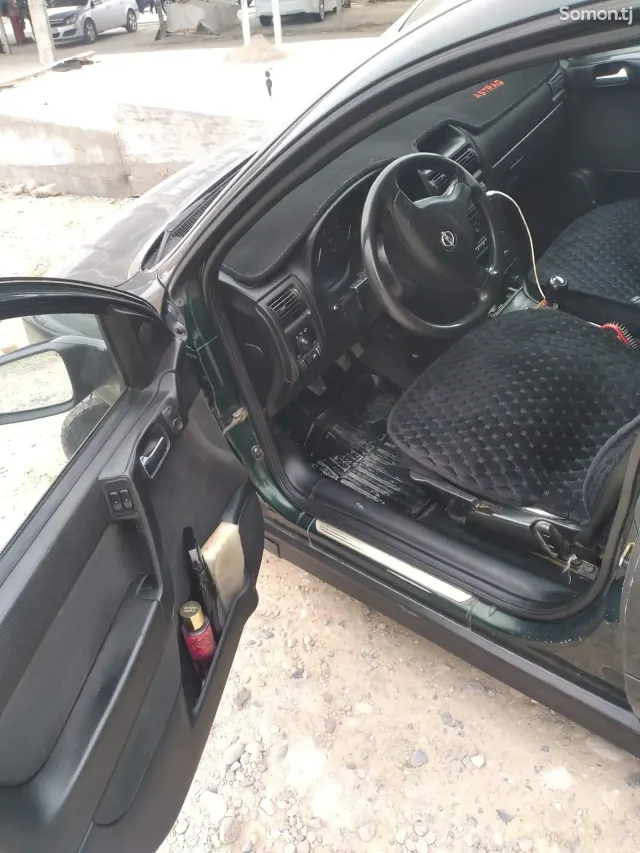 Opel Astra G 1999 · 1.8 MT
