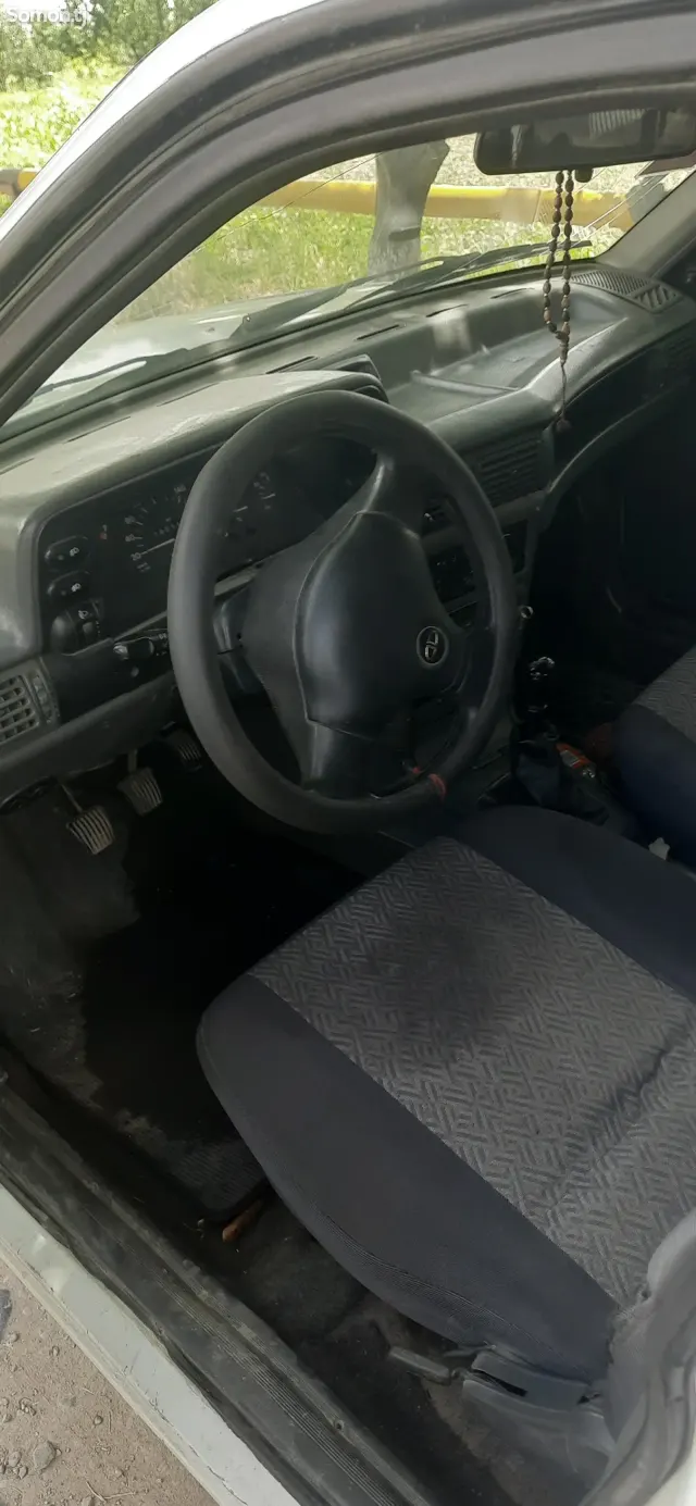 Daewoo Nexia 1996 · 1.5 MT
