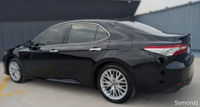 Toyota Camry 2019 · 3.5 AT