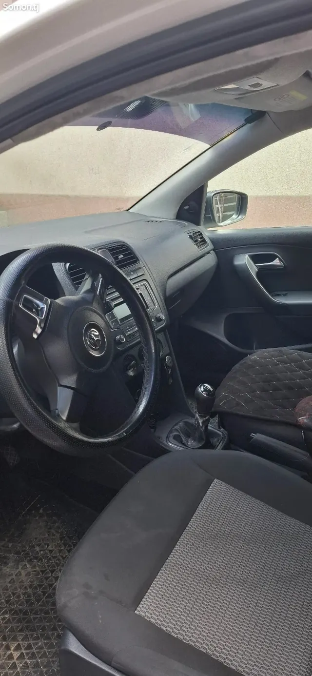 Volkswagen Polo 2013 · 1.6 MT