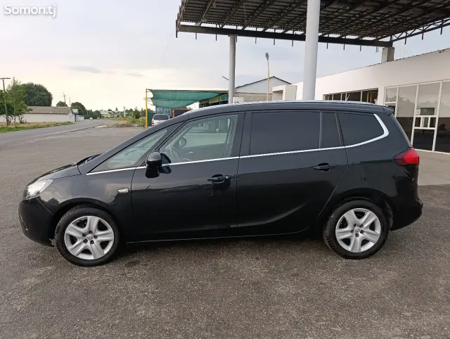 Opel Zafira 2012 · 1.6 MT