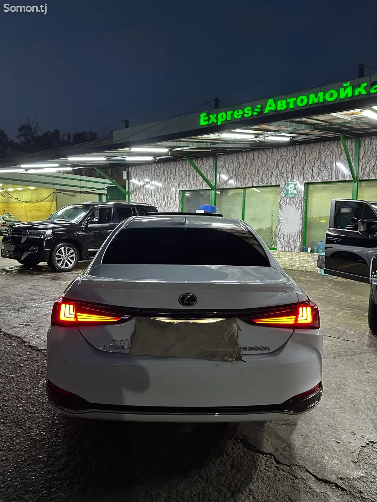 Lexus ES series 2019 · 3.0 AT