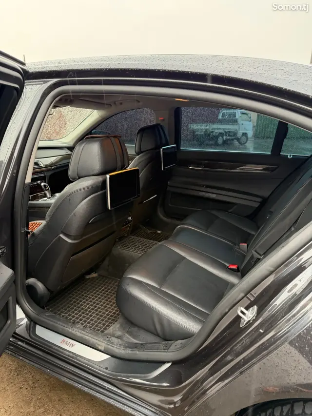 BMW 7 series 2014 · 3.0 AT