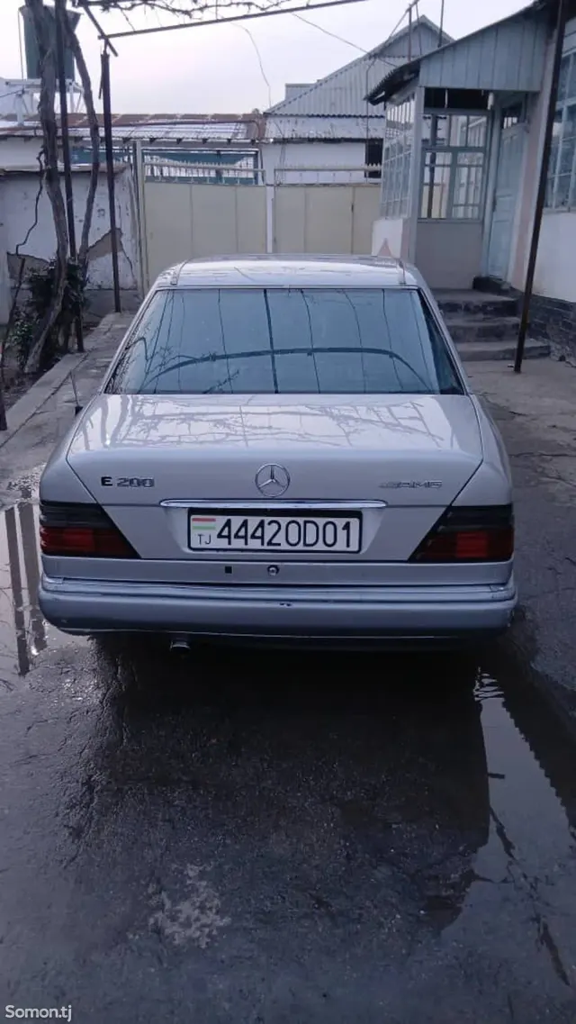 Mercedes-Benz W124 1994 · 2.0 MT