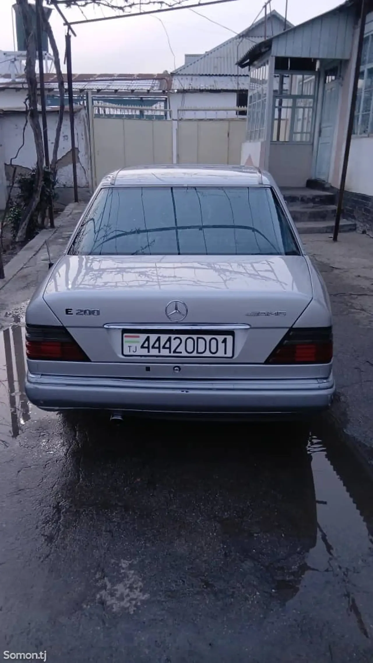 Mercedes-Benz W124 1994 · 2.0 MT