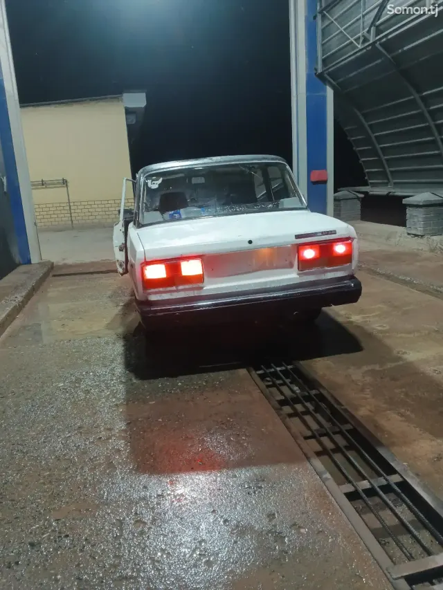 Lada (ВАЗ) 2107 1995 · 1.4 MT