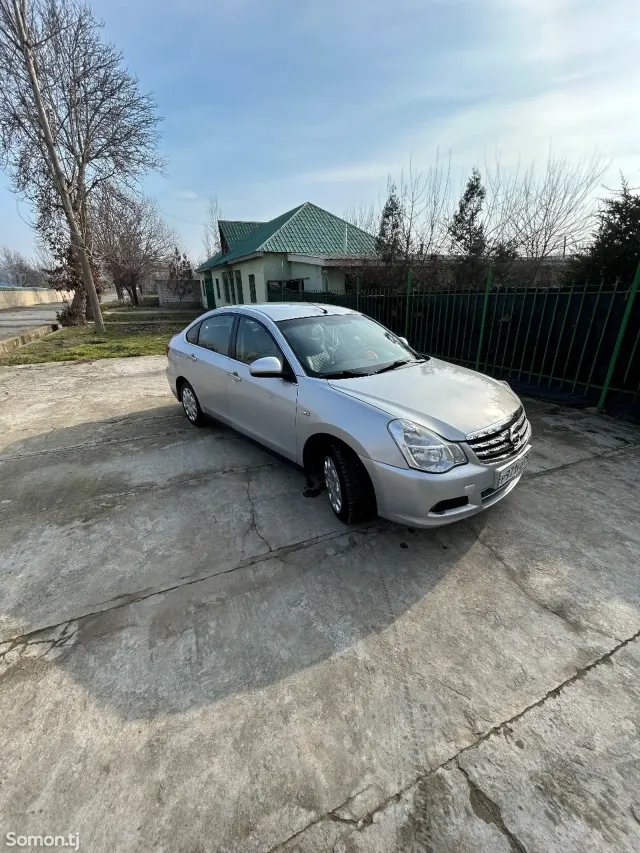Nissan Almera 2014 · 1.6 MT