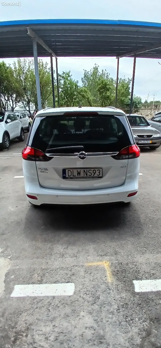 Opel Zafira 2015 · 1.6 MT