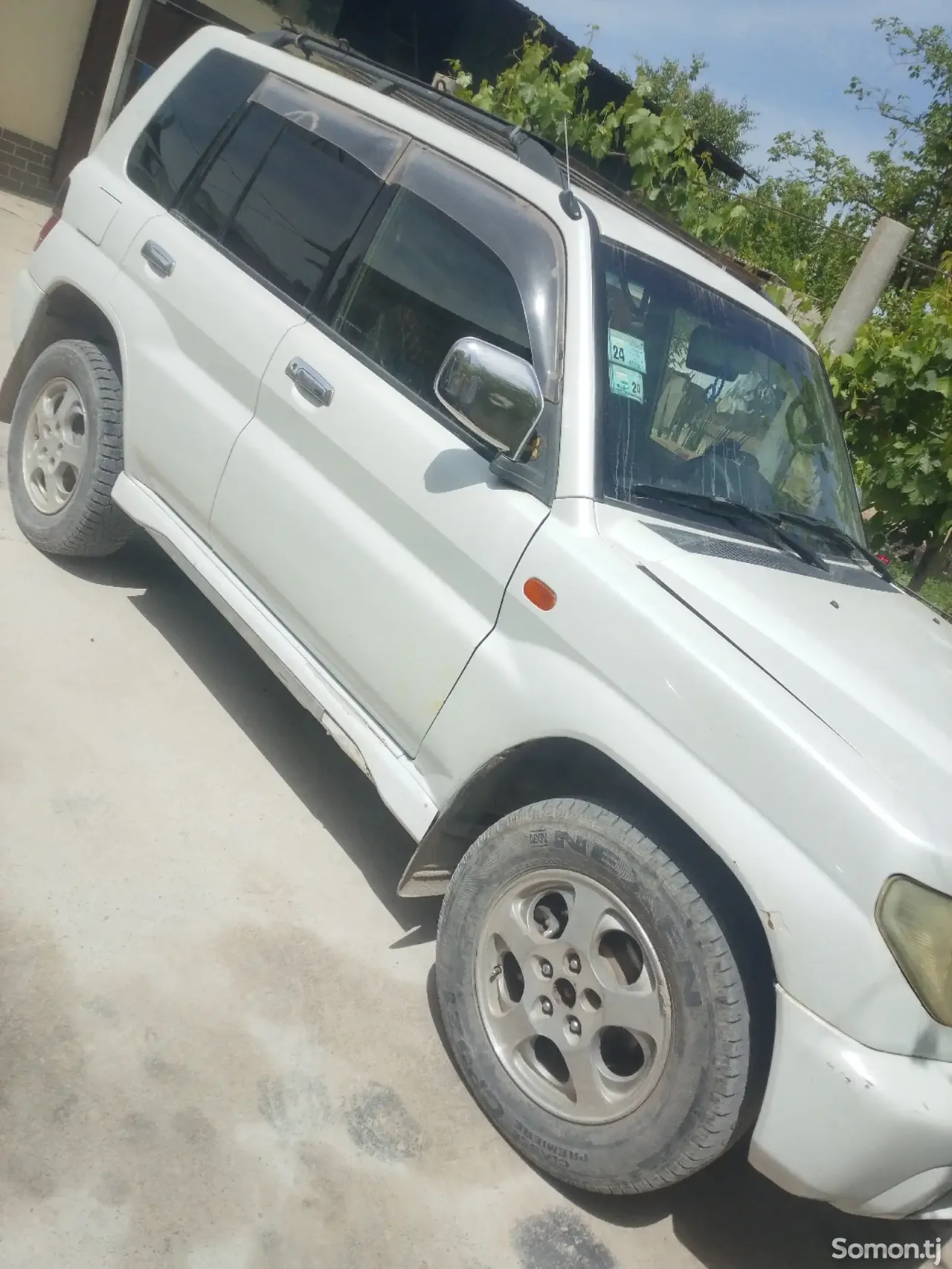 Mitsubishi Pajero 2000 · 1.8 AT