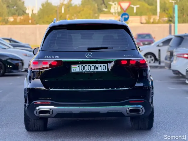 Mercedes-Benz GLS 2023 · 5.8 AT