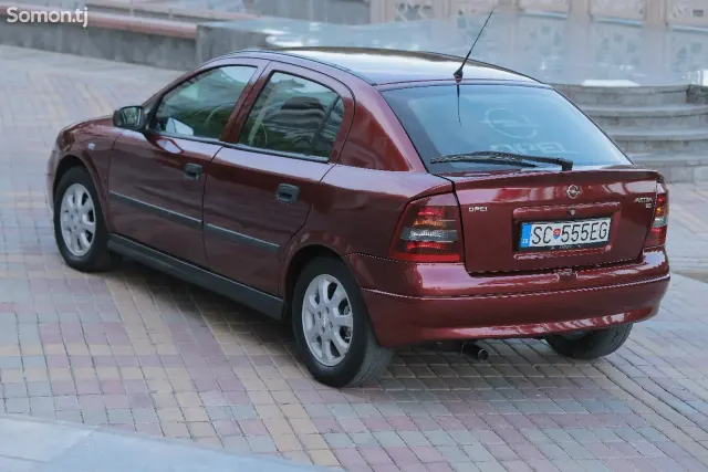 Opel Astra G 1998 · 1.6 MT