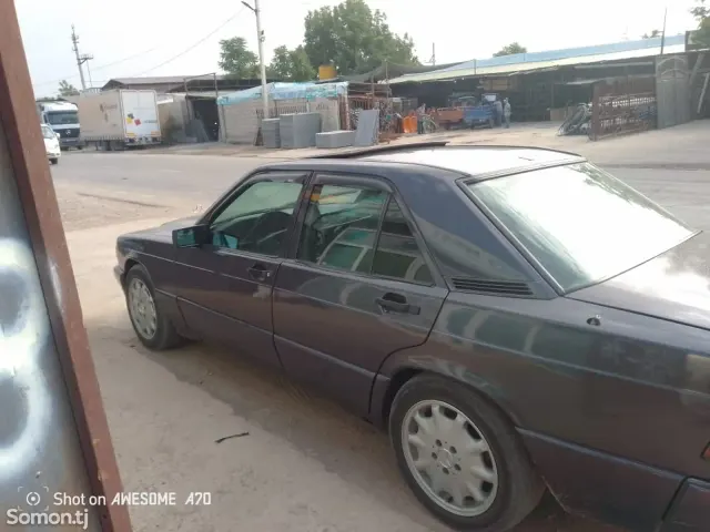 Mercedes-Benz W201 1994 · 2.0 MT