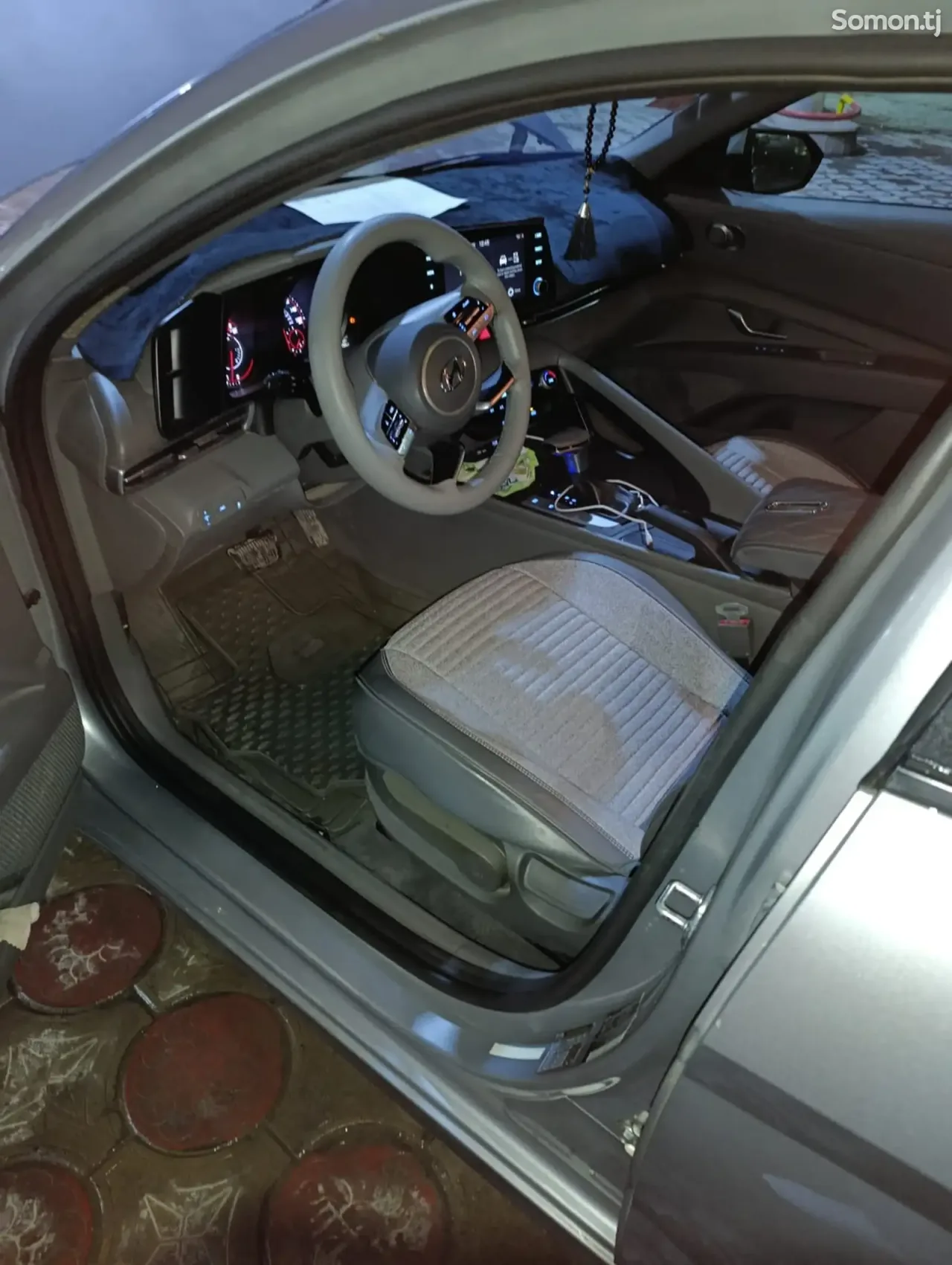 Hyundai Elantra 2022 · 2.0 AT
