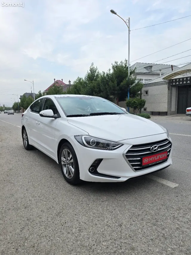 Hyundai Avante 2015 · 1.7 AT