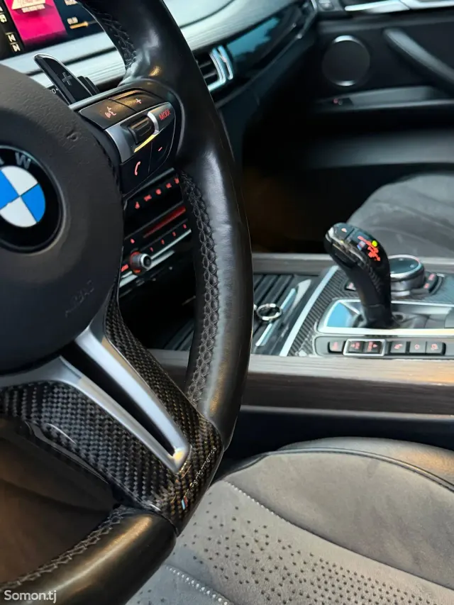 BMW X5 M 2015 · 4.0 AT