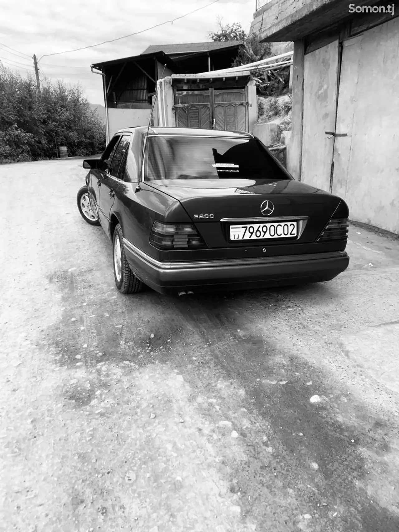 Mercedes-Benz W124 1994 · 2.0 AT
