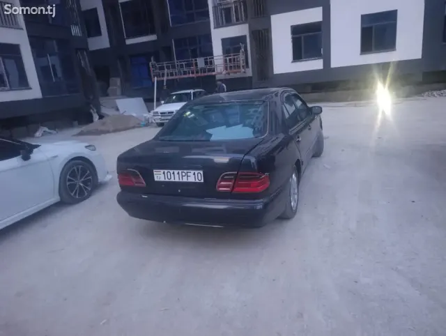 Mercedes-Benz E class 1999 · 2.8 AT