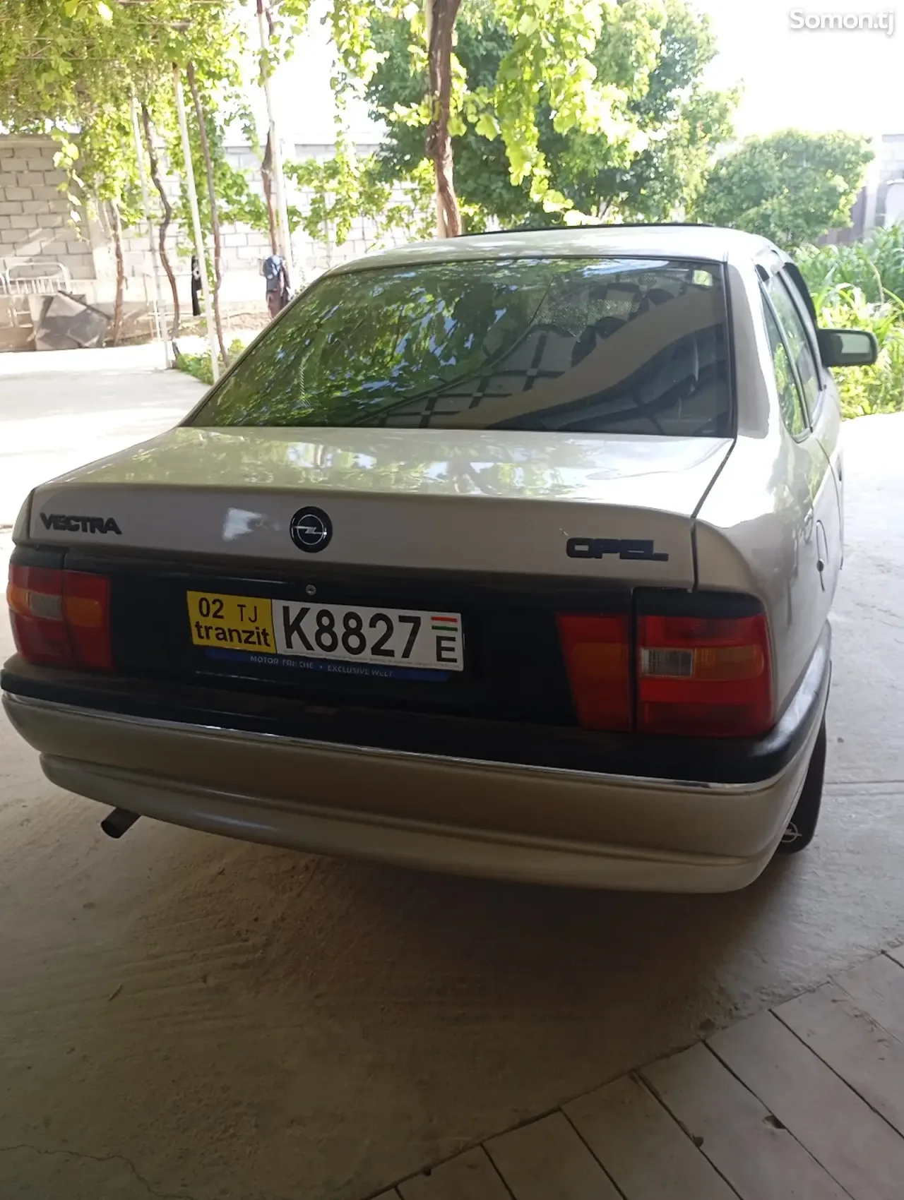 Opel Vectra A 1994 · 1.6 MT