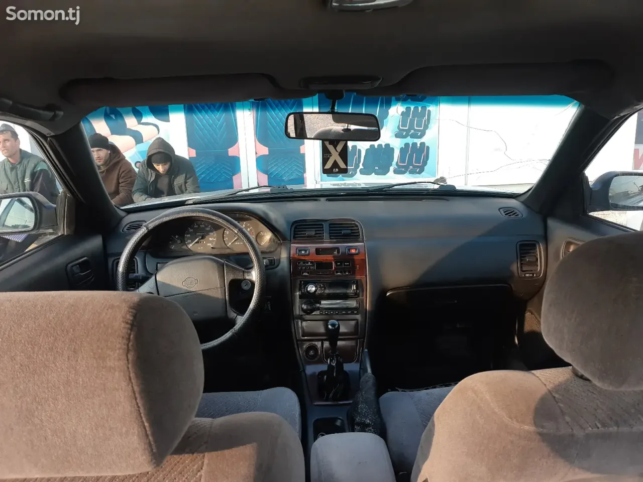 Nissan Cefiro 1995 · 2.0 MT
