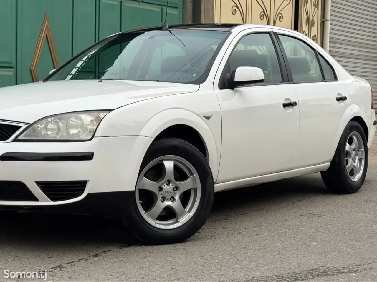 Ford Mondeo 2006 · 1.8 AT