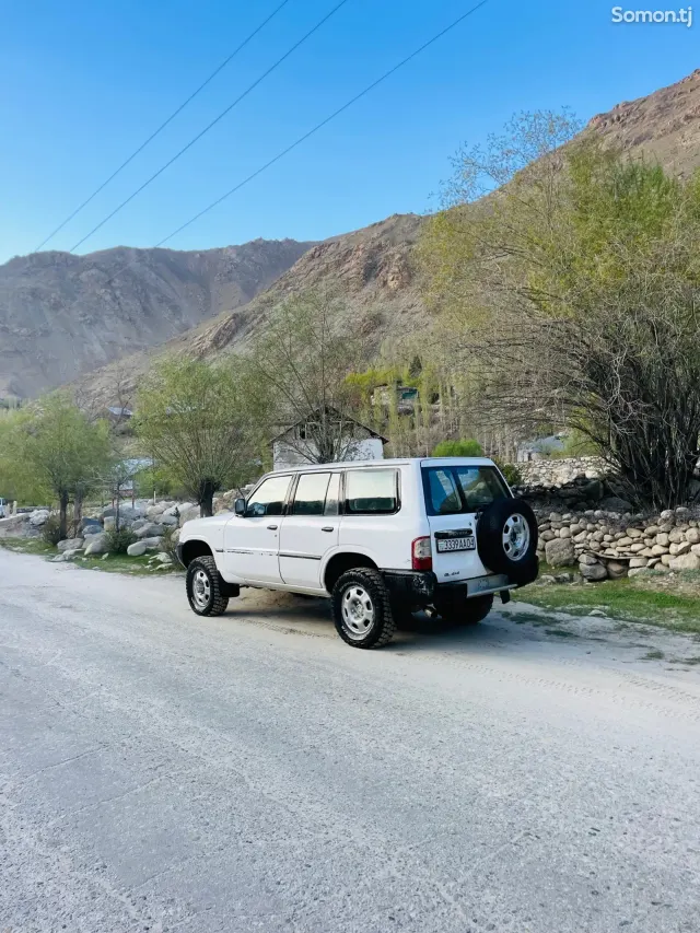 Nissan Patrol 2003 · 4.2 MT