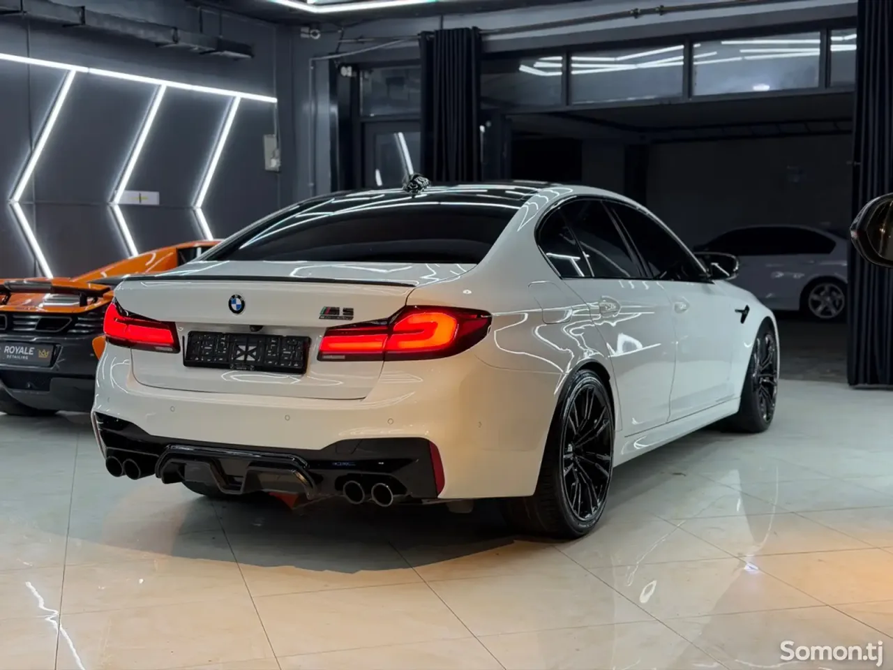 BMW M5 2019 · 4.4 AT