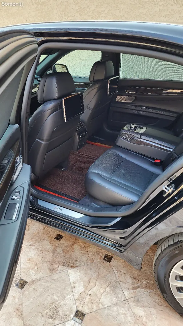 BMW 7 series 2015 · 3.0 AT